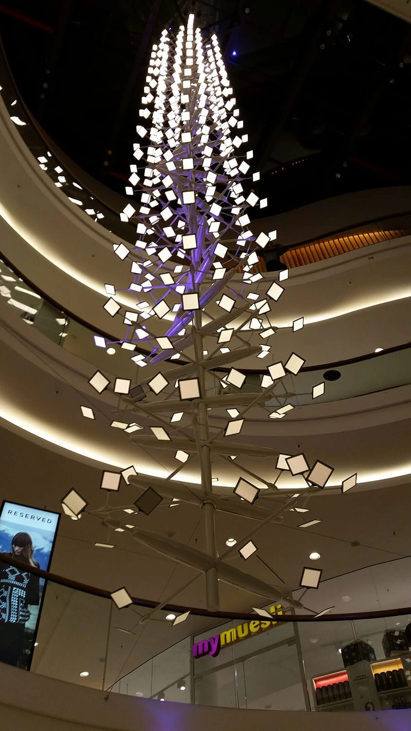 OLED lighting installation in Aquis Plaza