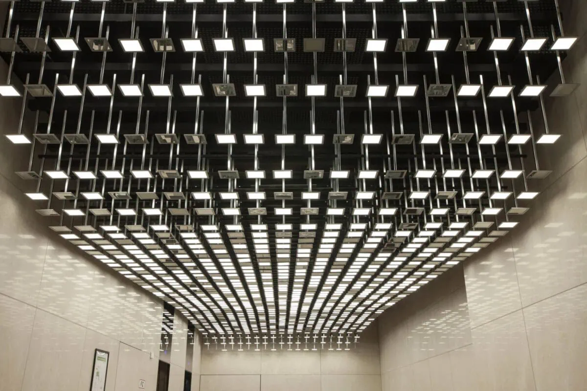 OLED lighting installation in the lobby at Neue Mainzer Straße 80 in Frankfurt