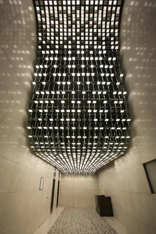 OLED lighting installation in the lobby at Neue Mainzer Straße 80 in Frankfurt