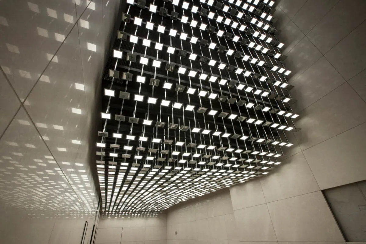 OLED lighting installation in the lobby at Neue Mainzer Straße 80 in Frankfurt