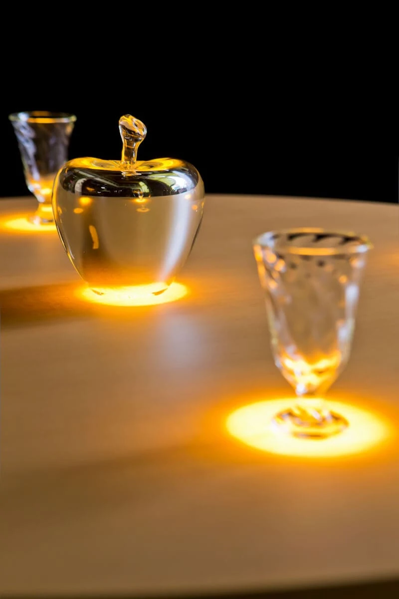 Table with integrated OLED lighting panels