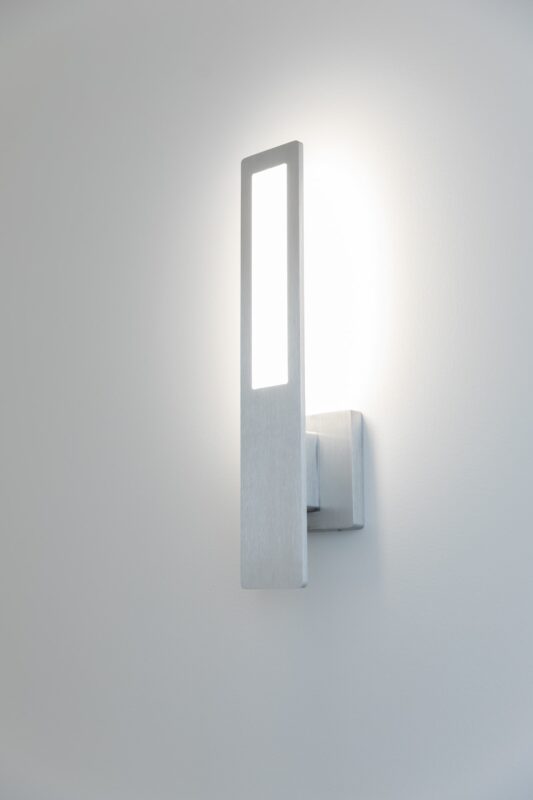 Acuity Brands´ OLED wall sconce Nomi