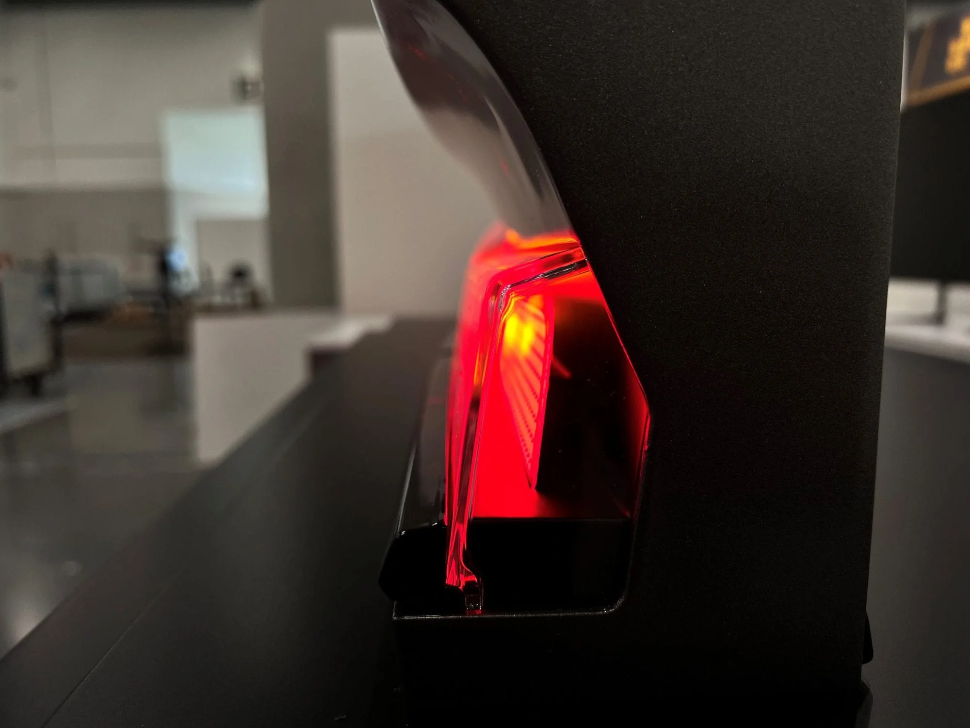Profile of Ultra-thin OLED Lighting