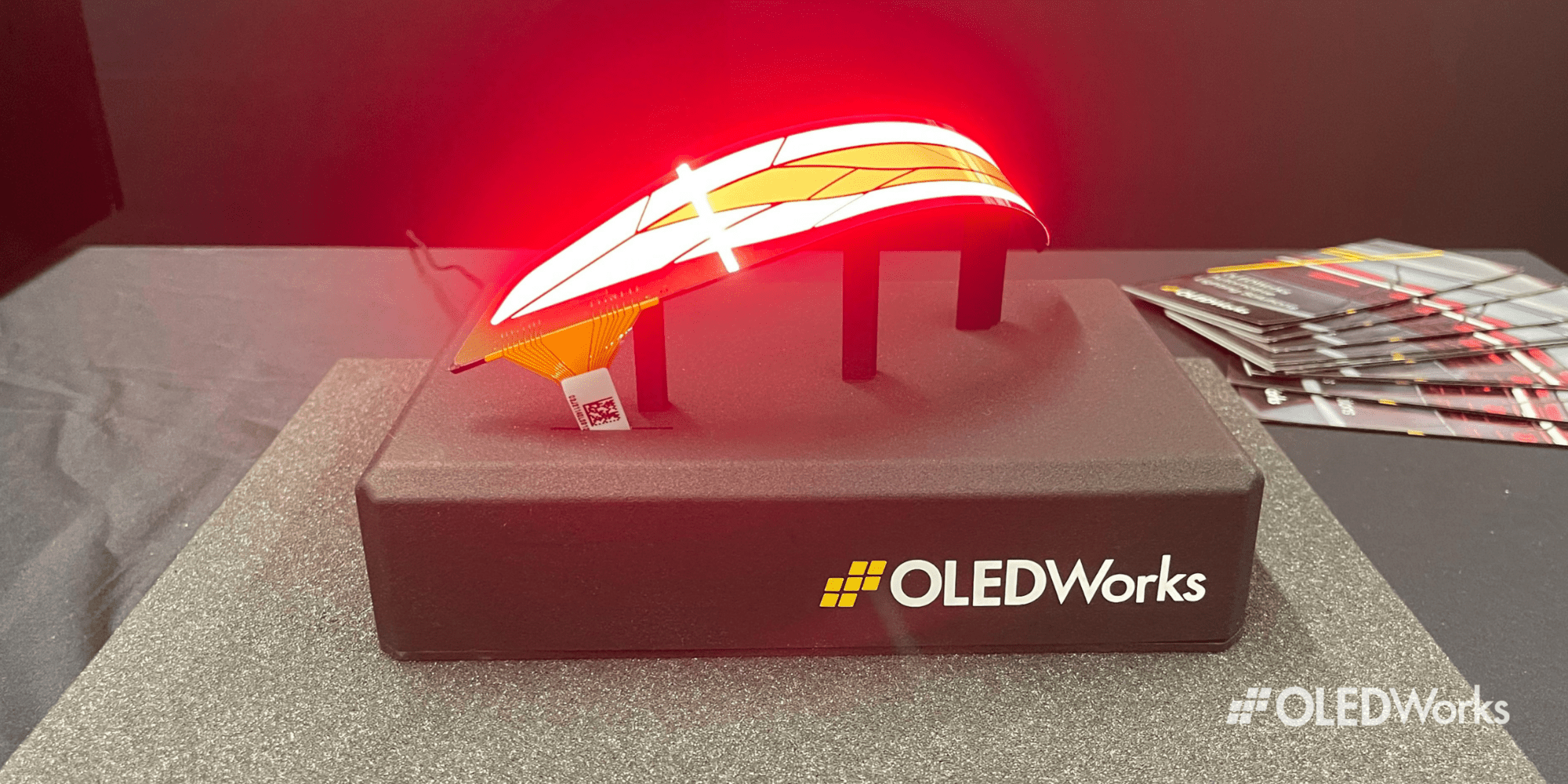 Segmented bendable OLED panel | OLEDWorks