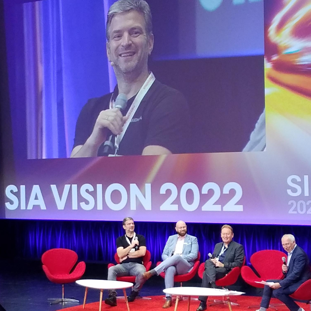 Soeren Hartmann Presentation, SIA Vision | OLEDWorks