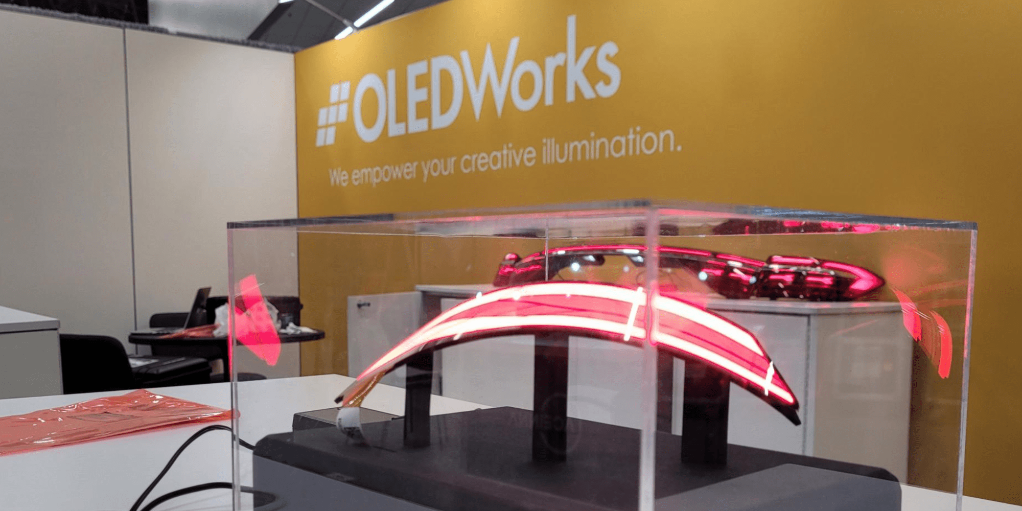 Flexible OLED lighting demonstrator | OLEDWorks