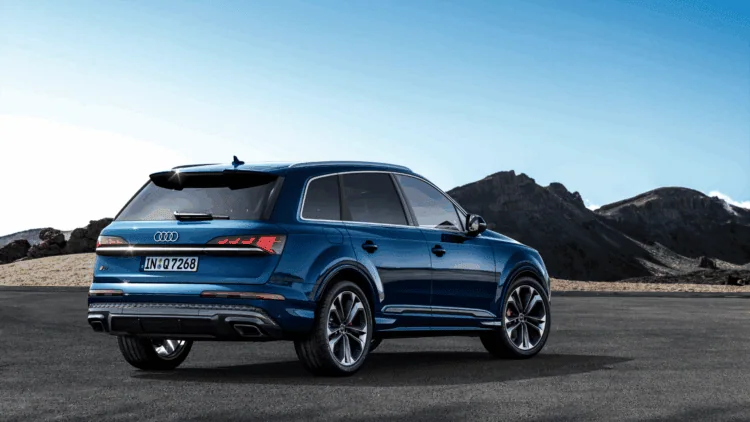 2024 Audi Q7 SUV Features Atala OLED Rear Light Panels